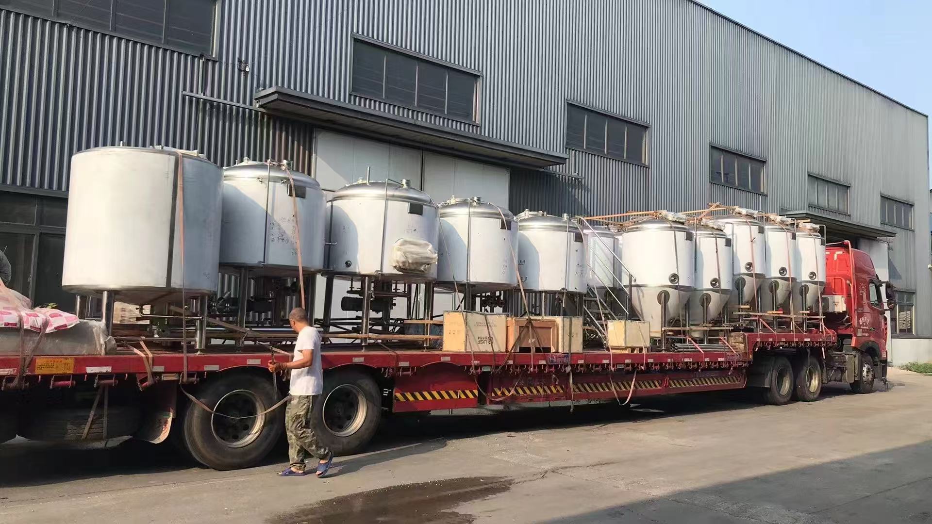 隆化精酿啤酒设备厂—精酿啤酒设备制造:传承工艺与创新科技的交融